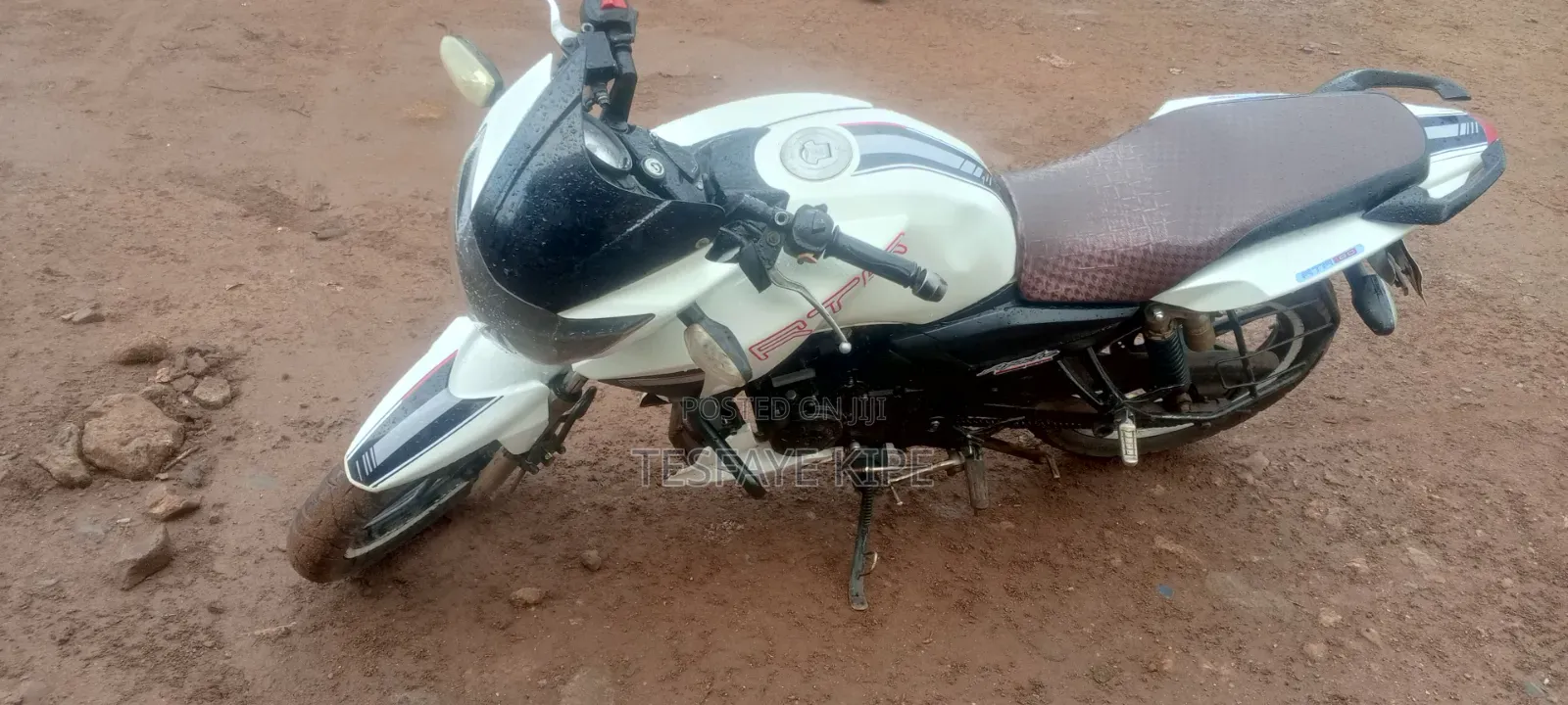 TVS Apache 180 RTR 2020 White