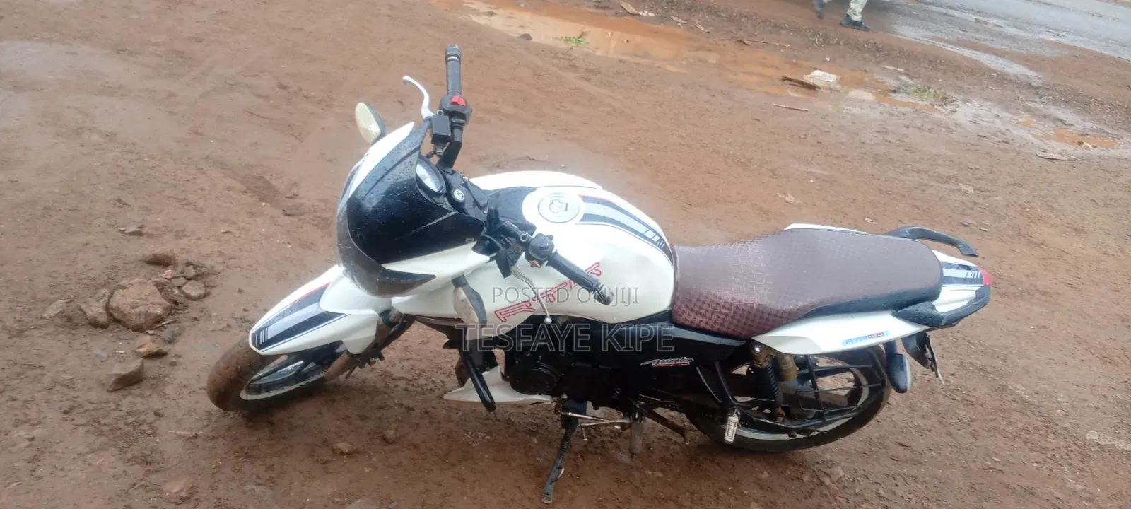 TVS Apache 180 RTR 2020 White