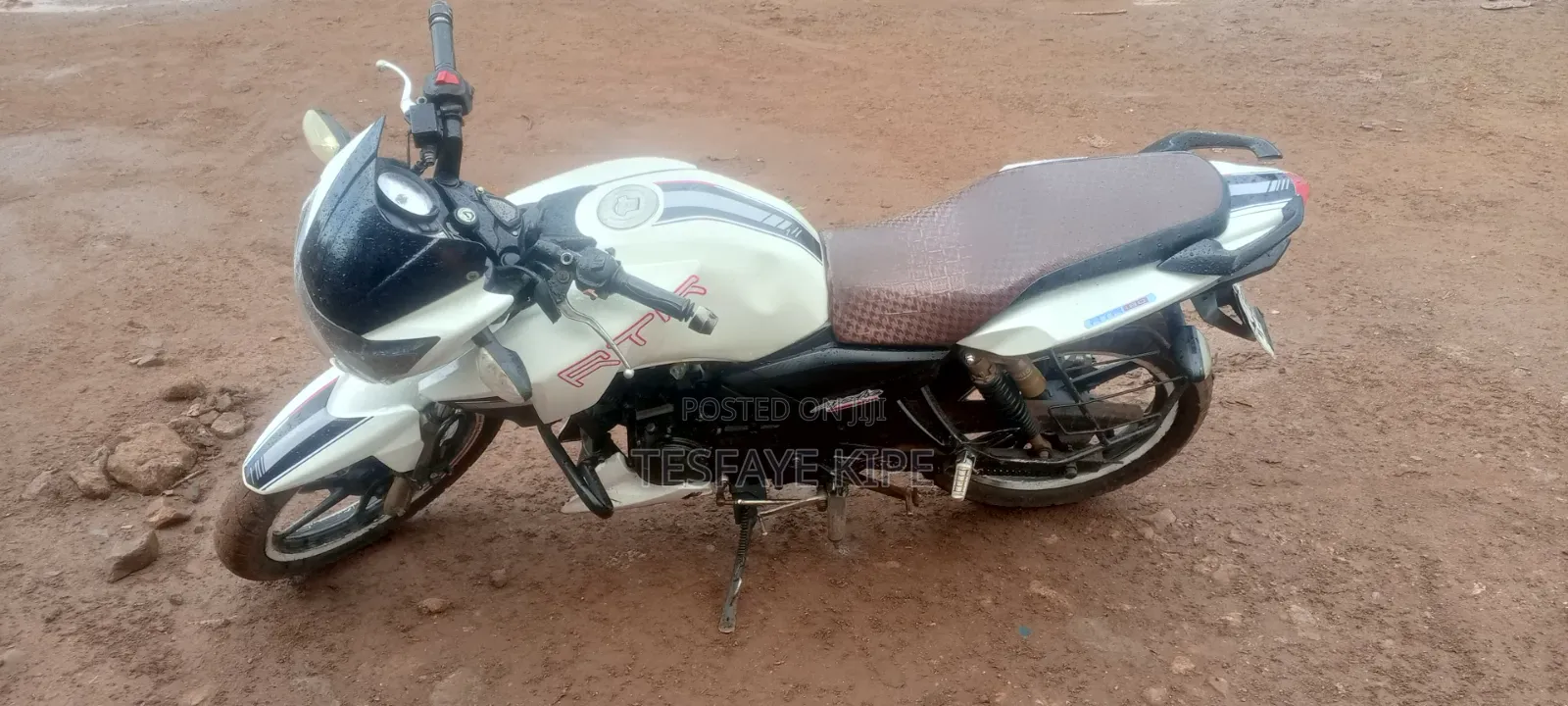 TVS Apache 180 RTR 2020 White