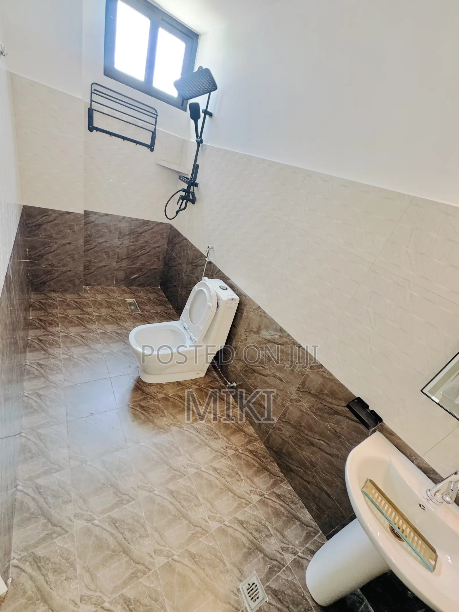 Furnished 3bdrm Apartment in Diaspora Garment, Nifas Silk-Lafto