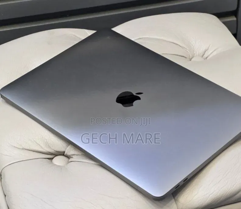 New Laptop Apple MacBook Pro 2019 16GB Intel Core i7 SSD 512GB