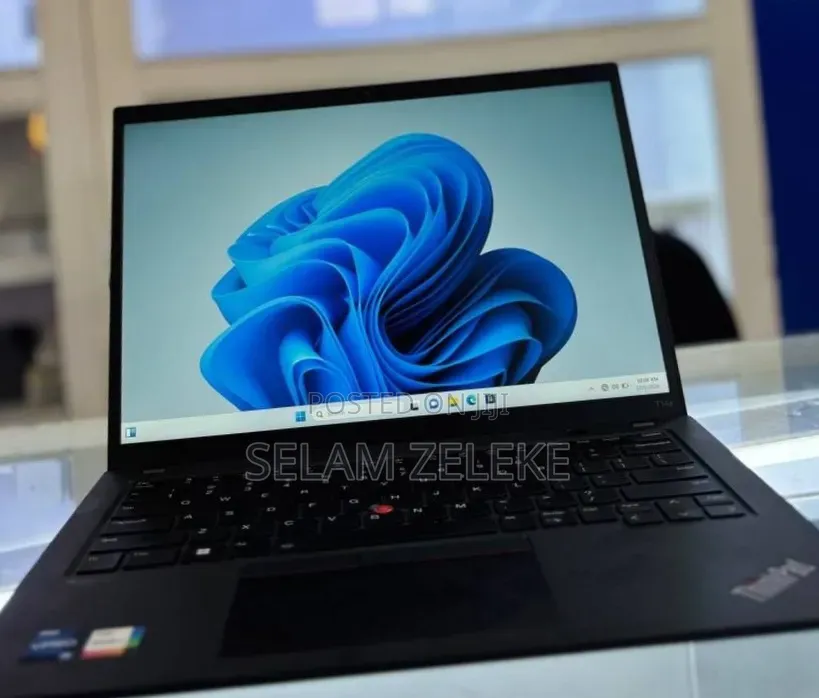 New Laptop Lenovo 16GB AMD Ryzen 7 SSD 512GB