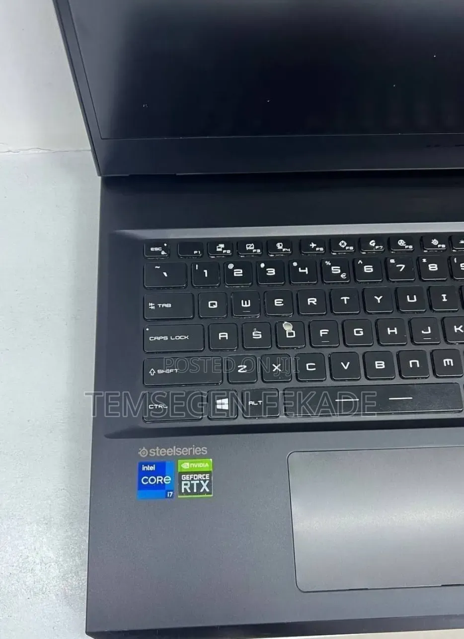 New Laptop MSI GP75 Leopard 16GB Intel Core i7 SSD 512GB