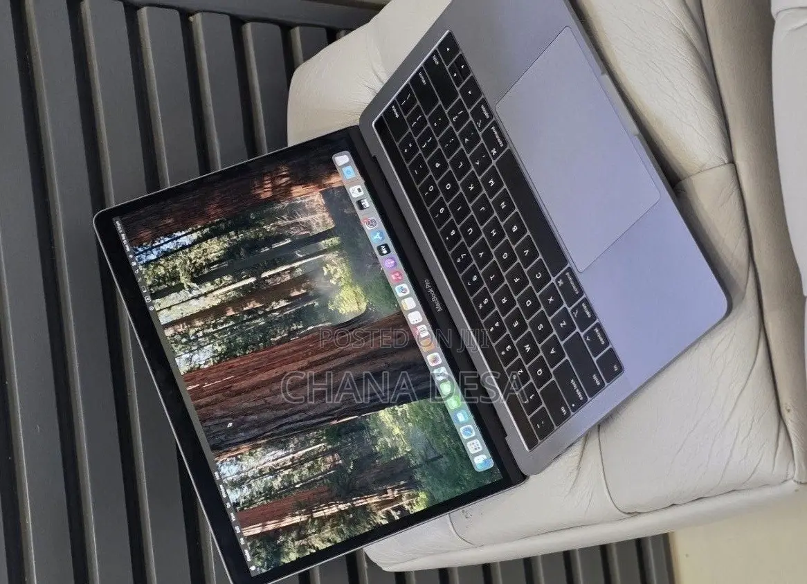 New Laptop Apple MacBook Pro 2019 16GB Intel Core i7 SSD 512GB