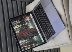 New Laptop Apple MacBook Pro 2019 16GB Intel Core i7 SSD 512GB