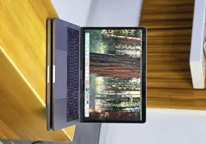 New Laptop Apple MacBook Pro 2019 16GB Intel Core i5 SSD 512GB