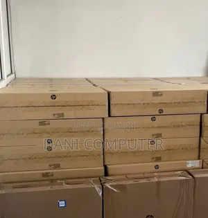 New HP 200 G4 22 All-in-One 8GB Intel Core i7 SSD 512GB