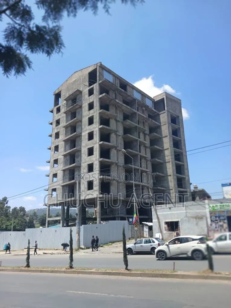 20bdrm Apartment in Yeka for sale