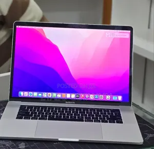 New Laptop Apple MacBook Pro 2017 16GB Intel Core i7 SSD 512GB