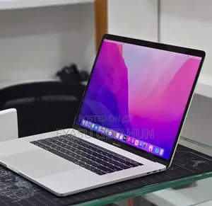 New Laptop Apple MacBook Pro 2017 16GB Intel Core i7 SSD 512GB