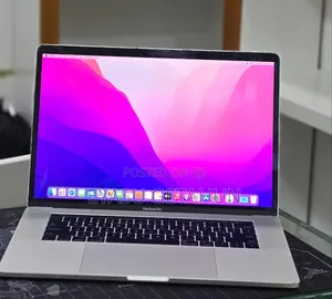 New Laptop Apple MacBook Pro 2017 16GB Intel Core i7 SSD 512GB