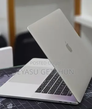New Laptop Apple MacBook Pro 2017 16GB Intel Core i7 SSD 512GB