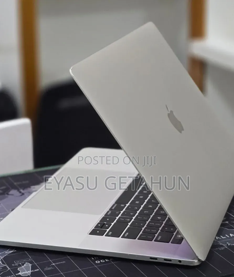 New Laptop Apple MacBook Pro 2017 16GB Intel Core i7 SSD 512GB