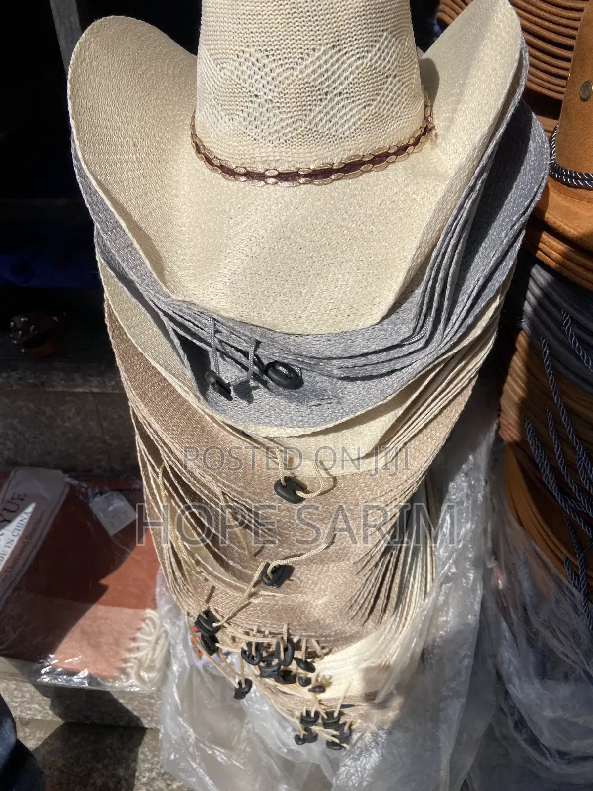 ዘመናዊ የካውቦይ ኮፍያዎች (በተለያዩ ቀለማት) –
