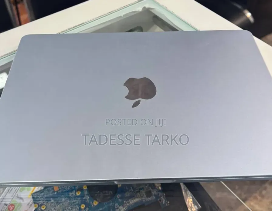New Laptop Apple MacBook Air 2025 M4 16GB Apple M4 SSD 256GB