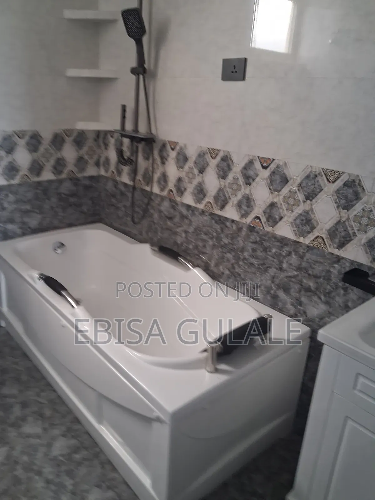 Furnished 5bdrm Farm House in Ccd Real State Wusxy, Oromia-Finfinne