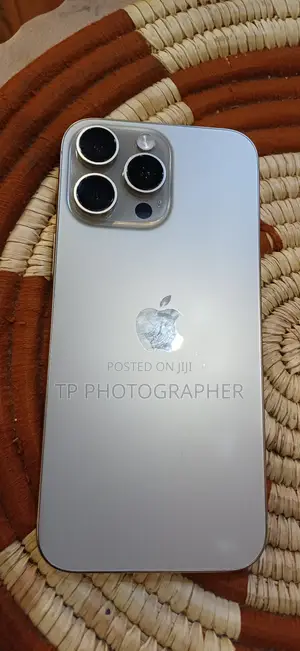 New Apple iPhone 16 Pro Max 256 GB Silver