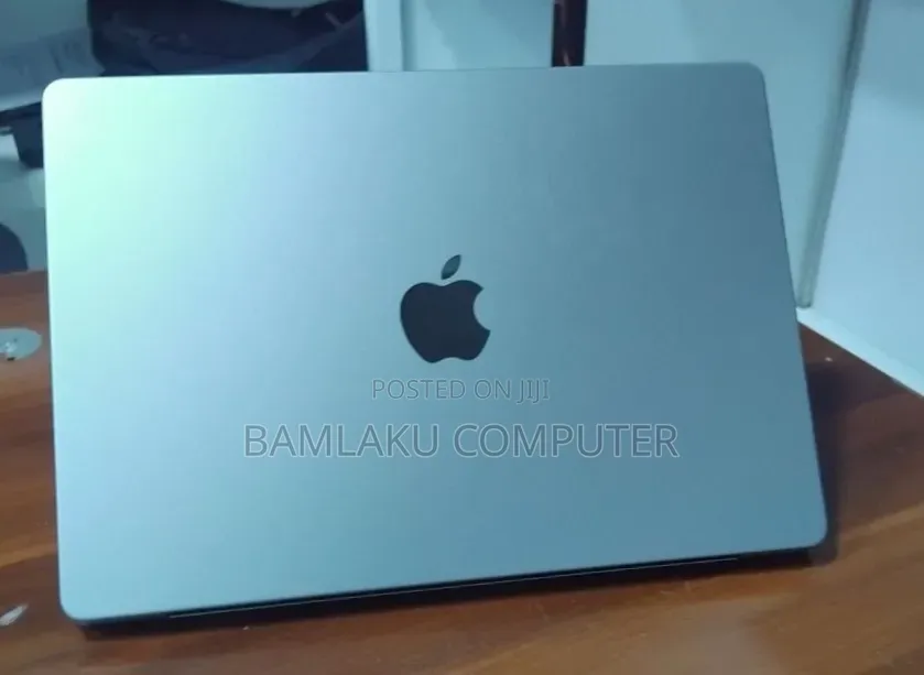New Laptop Apple MacBook Pro 2021 M1 32GB Apple M1 Pro SSD 512GB