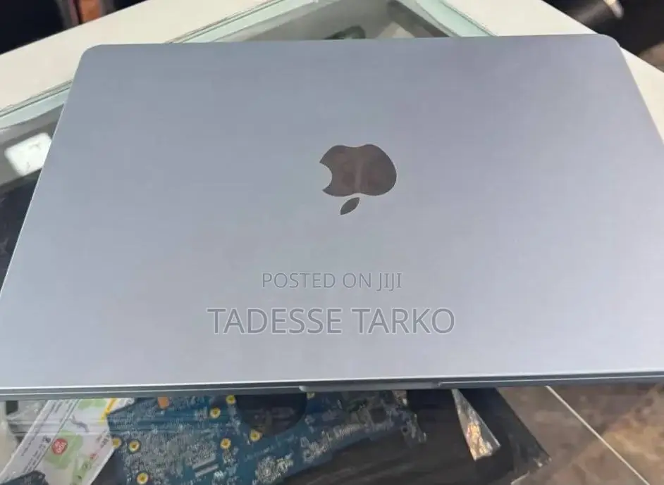 New Laptop Apple MacBook Air 2025 M4 16GB Apple M4 SSD 256GB
