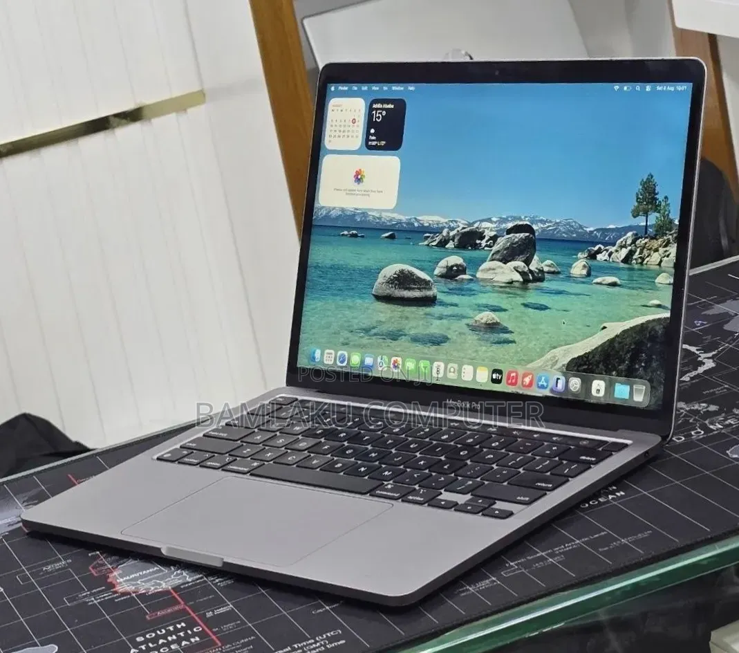 New Laptop Apple MacBook Pro 2022 M2 16GB Apple M2 SSD 256GB