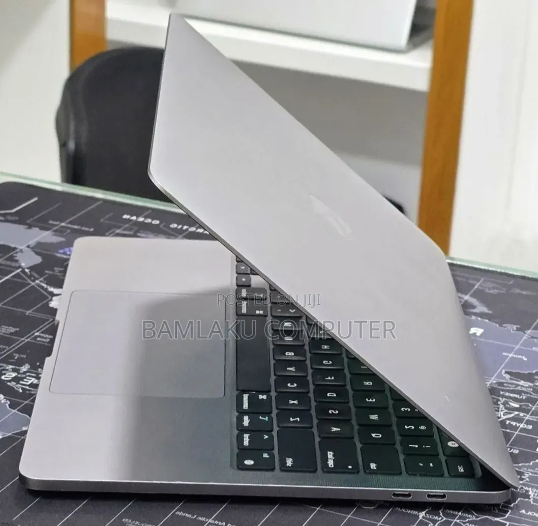 New Laptop Apple MacBook Pro 2022 M2 16GB Apple M2 SSD 256GB