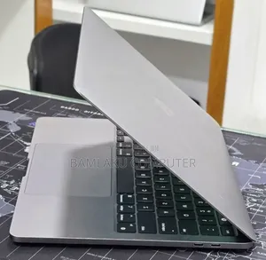 New Laptop Apple MacBook Pro 2022 M2 16GB Apple M2 SSD 256GB