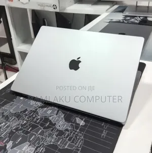 New Laptop Apple MacBook Pro 2024 M4 16GB Apple M4 Pro SSD 512GB