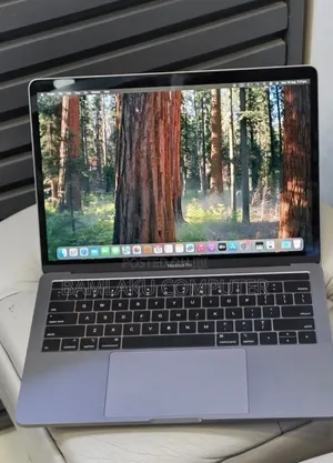 New Laptop Apple MacBook Pro 2019 16GB Intel Core i7 SSD 512GB