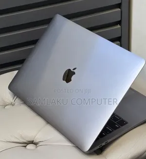 New Laptop Apple MacBook Pro 2019 16GB Intel Core i7 SSD 512GB