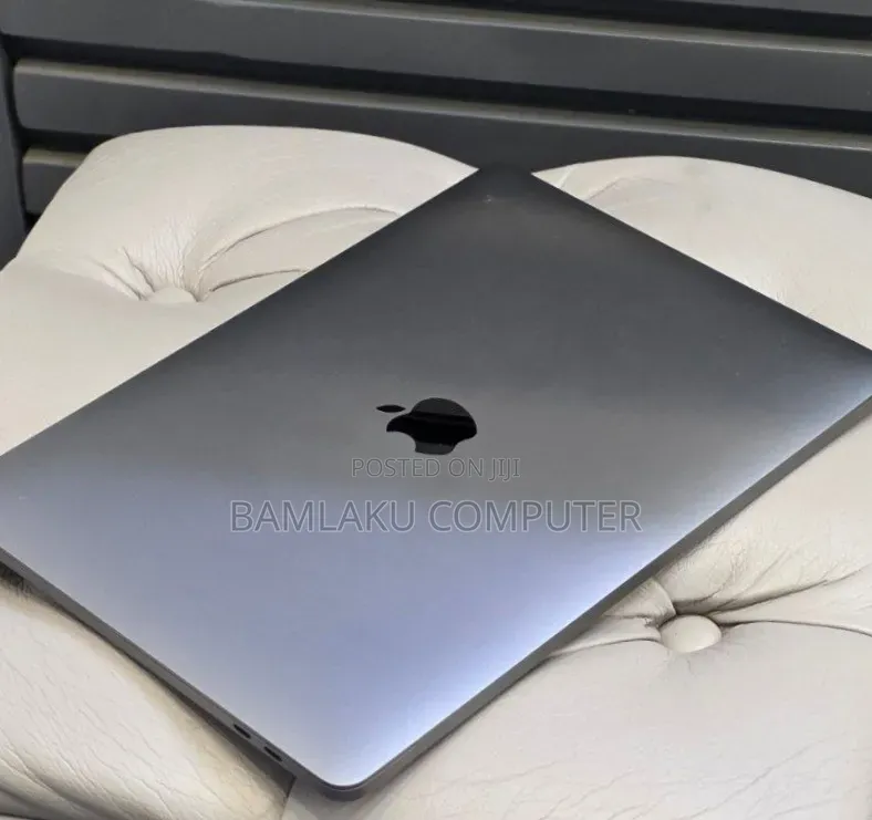 New Laptop Apple MacBook Pro 2019 16GB Intel Core i7 SSD 512GB