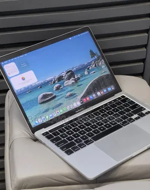 New Laptop Apple MacBook Pro 2020 32GB Intel Core i7 SSD 512GB