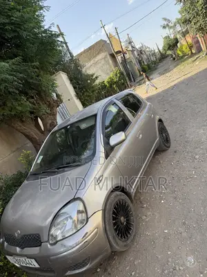 Toyota Vitz 2004 Gray