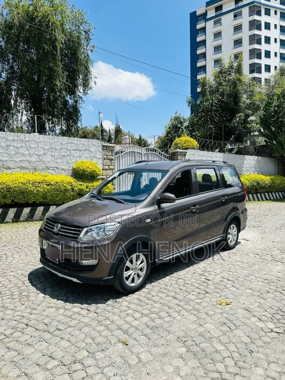 Dongfeng Glory 2023 Brown