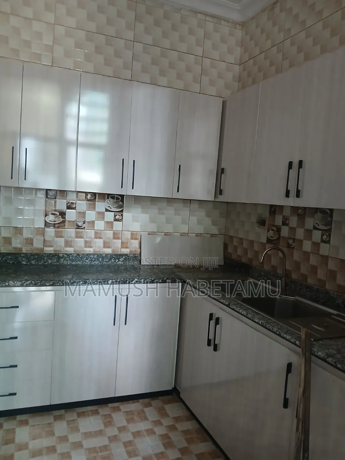 Furnished 6bdrm House in የግል, Nifas Silk-Lafto for sale