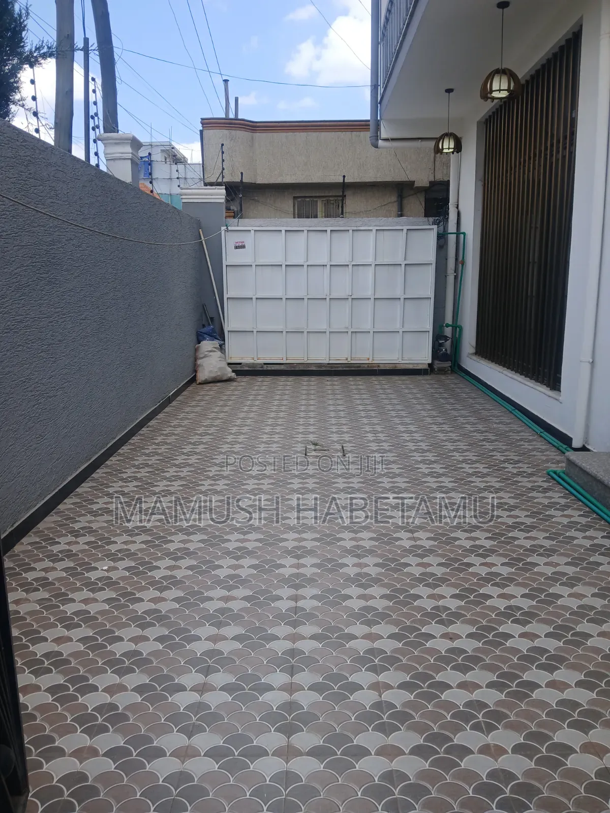 Furnished 6bdrm House in የግል, Nifas Silk-Lafto for sale