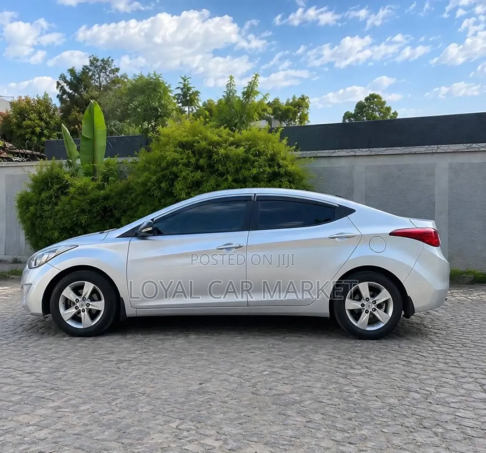 Hyundai Elantra 2012 Silver