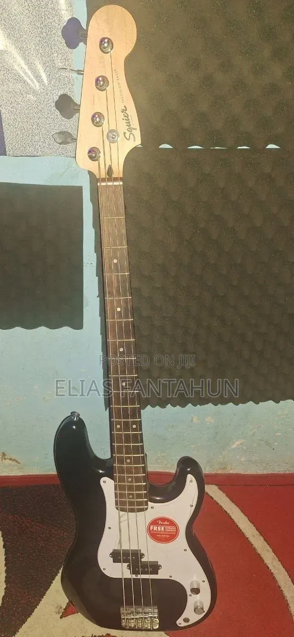 Squier Percision Bass