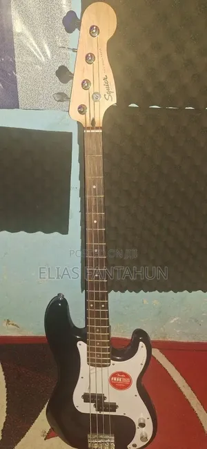 Squier Percision Bass