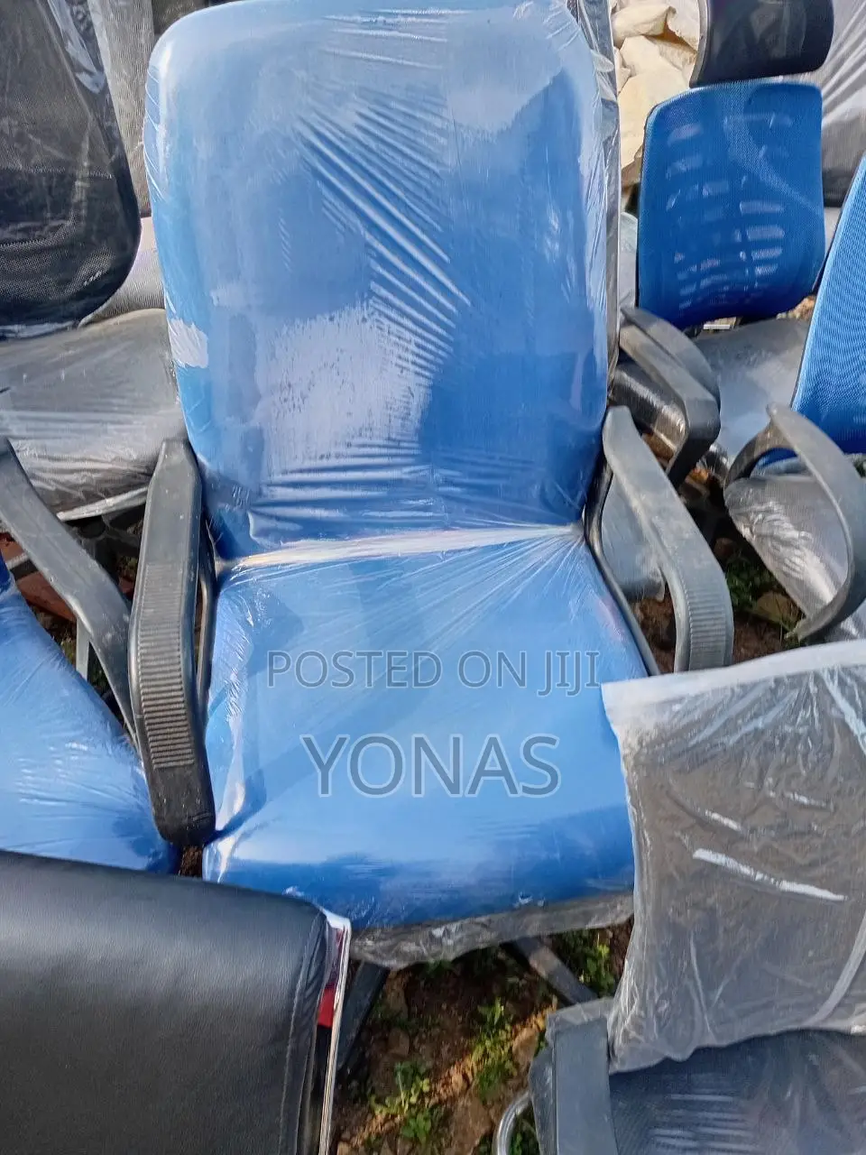 Office Chair የቢሮ ወንበሮችና ለድርጅቶች የሚሆኑ ወንበሮች በተለያዩ አይነት በብዙ አማራጮች