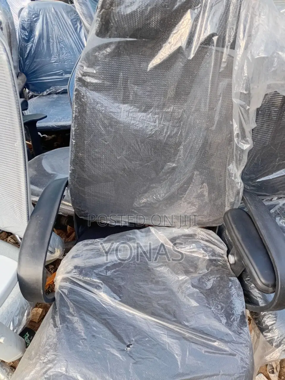 Office Chair የቢሮ ወንበሮችና ለድርጅቶች የሚሆኑ ወንበሮች በተለያዩ አይነት በብዙ አማራጮች