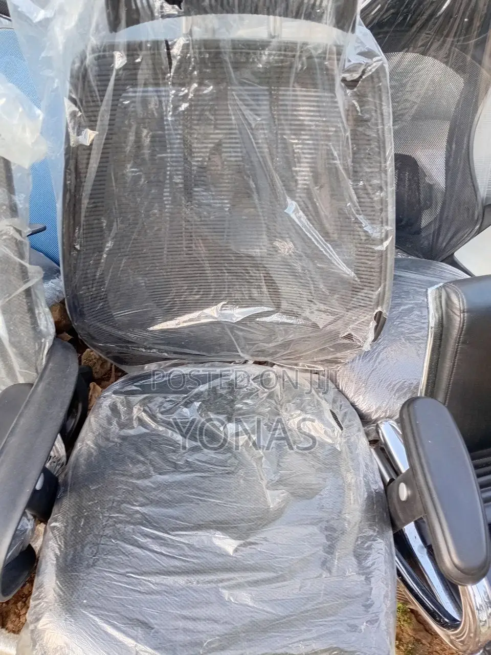 Office Chair የቢሮ ወንበሮችና ለድርጅቶች የሚሆኑ ወንበሮች በተለያዩ አይነት በብዙ አማራጮች