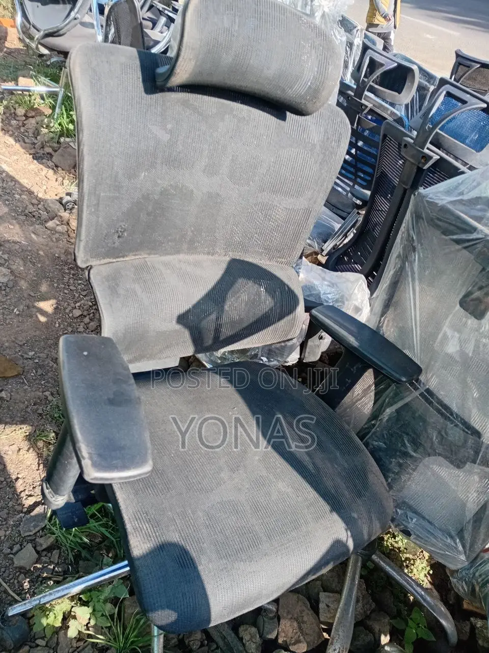Office Chair የቢሮ ወንበሮችና ለድርጅቶች የሚሆኑ ወንበሮች በተለያዩ አይነት በብዙ አማራጮች