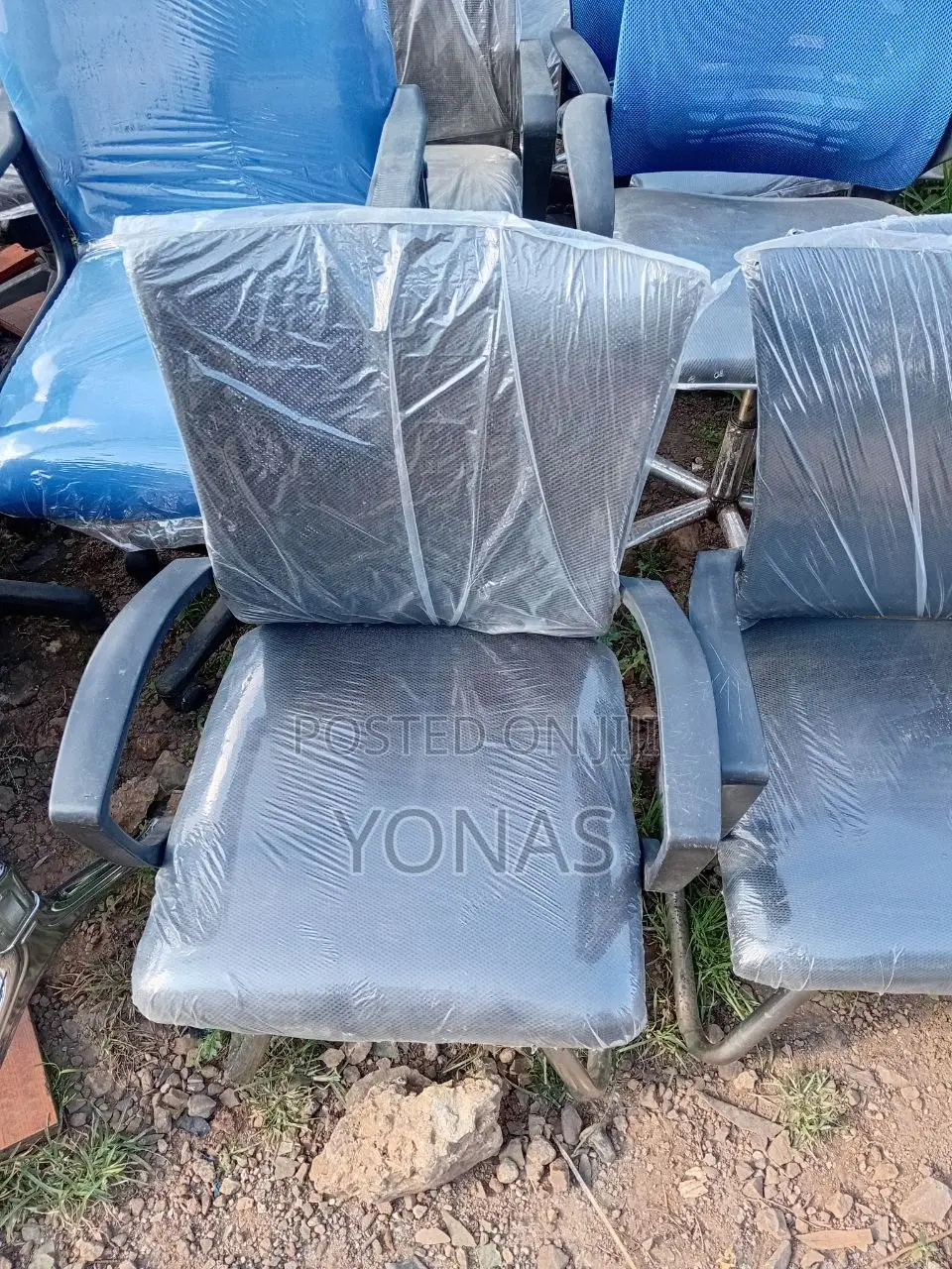 Office Chair የቢሮ ወንበሮችና ለድርጅቶች የሚሆኑ ወንበሮች በተለያዩ አይነት በብዙ አማራጮች