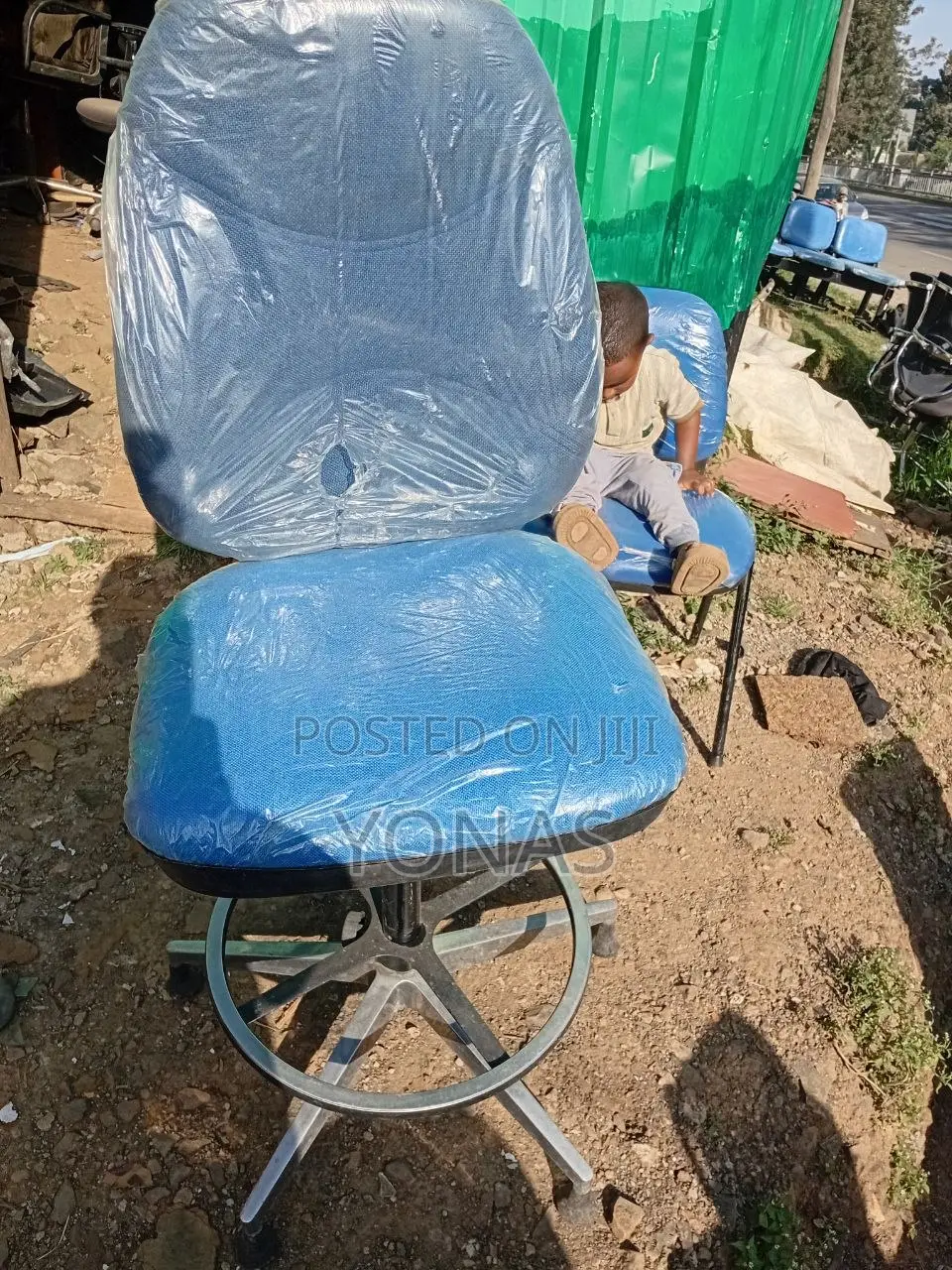 Office Chair የቢሮ ወንበሮችና ለድርጅቶች የሚሆኑ ወንበሮች በተለያዩ አይነት በብዙ አማራጮች