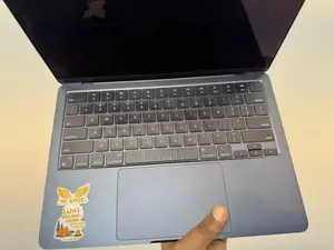 Laptop Apple MacBook Air 2022 M2 8GB Apple M2 SSD 256GB