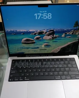 New Laptop Apple MacBook Pro 2025 M5 16GB Apple M5 SSD 512GB