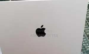 New Laptop Apple MacBook Pro 2025 M5 16GB Apple M5 SSD 512GB