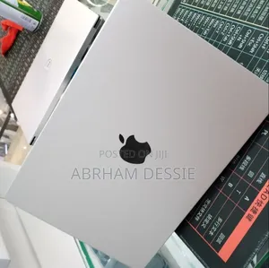 New Laptop Apple MacBook Pro 2025 M5 16GB Apple M5 SSD 512GB