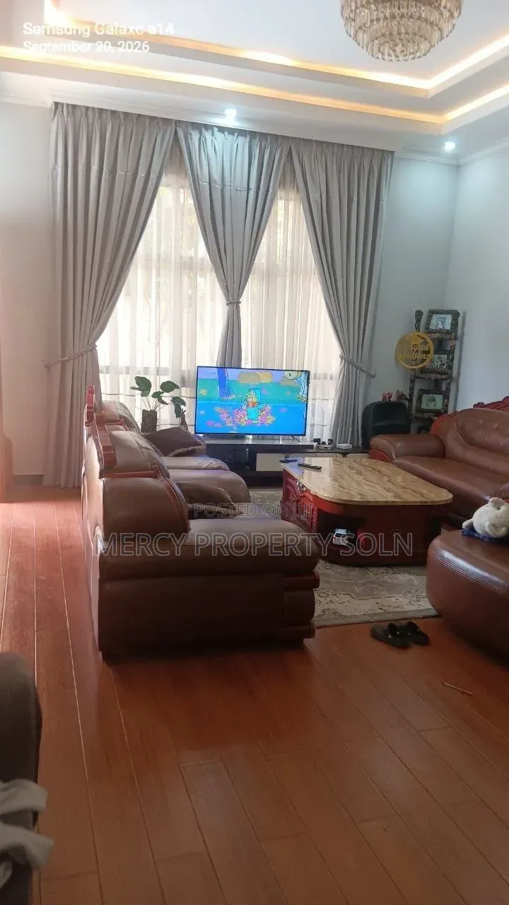 5bdrm Villa in Bole for sale