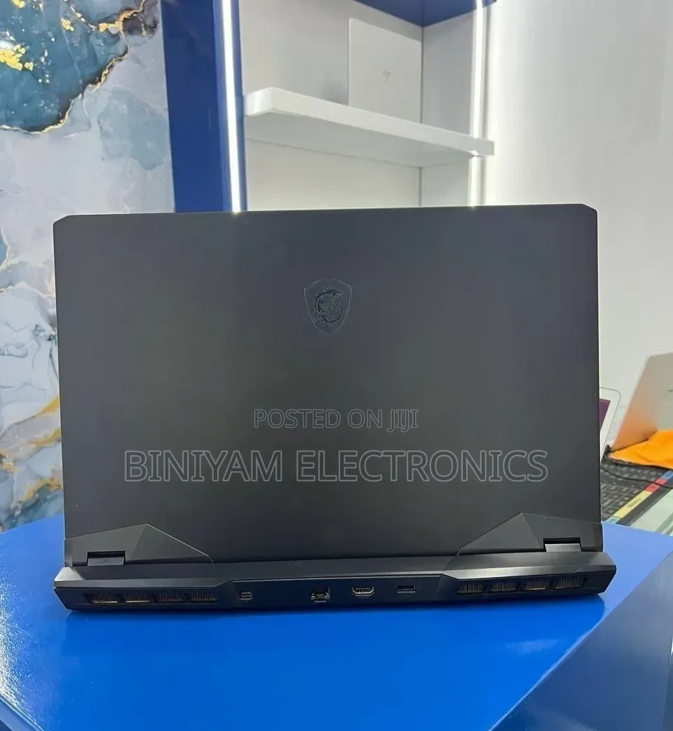 New Laptop MSI GP75 Leopard 16GB Intel Core i7 SSD 512GB